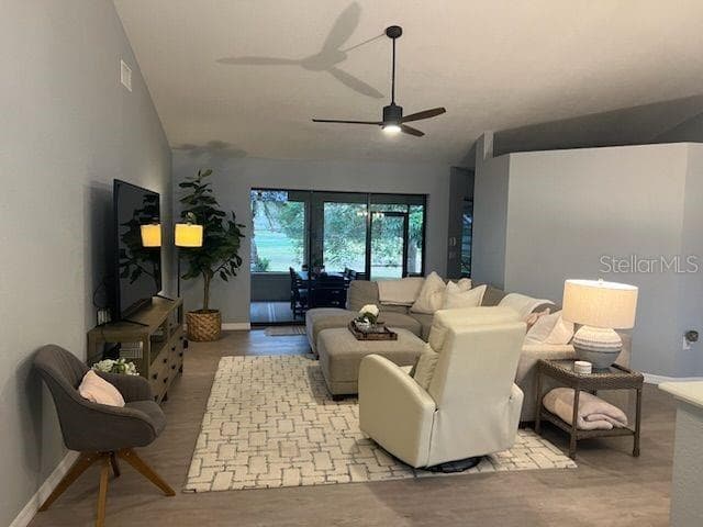 13 SEAWARD CIRCLE — photo 4 of 45