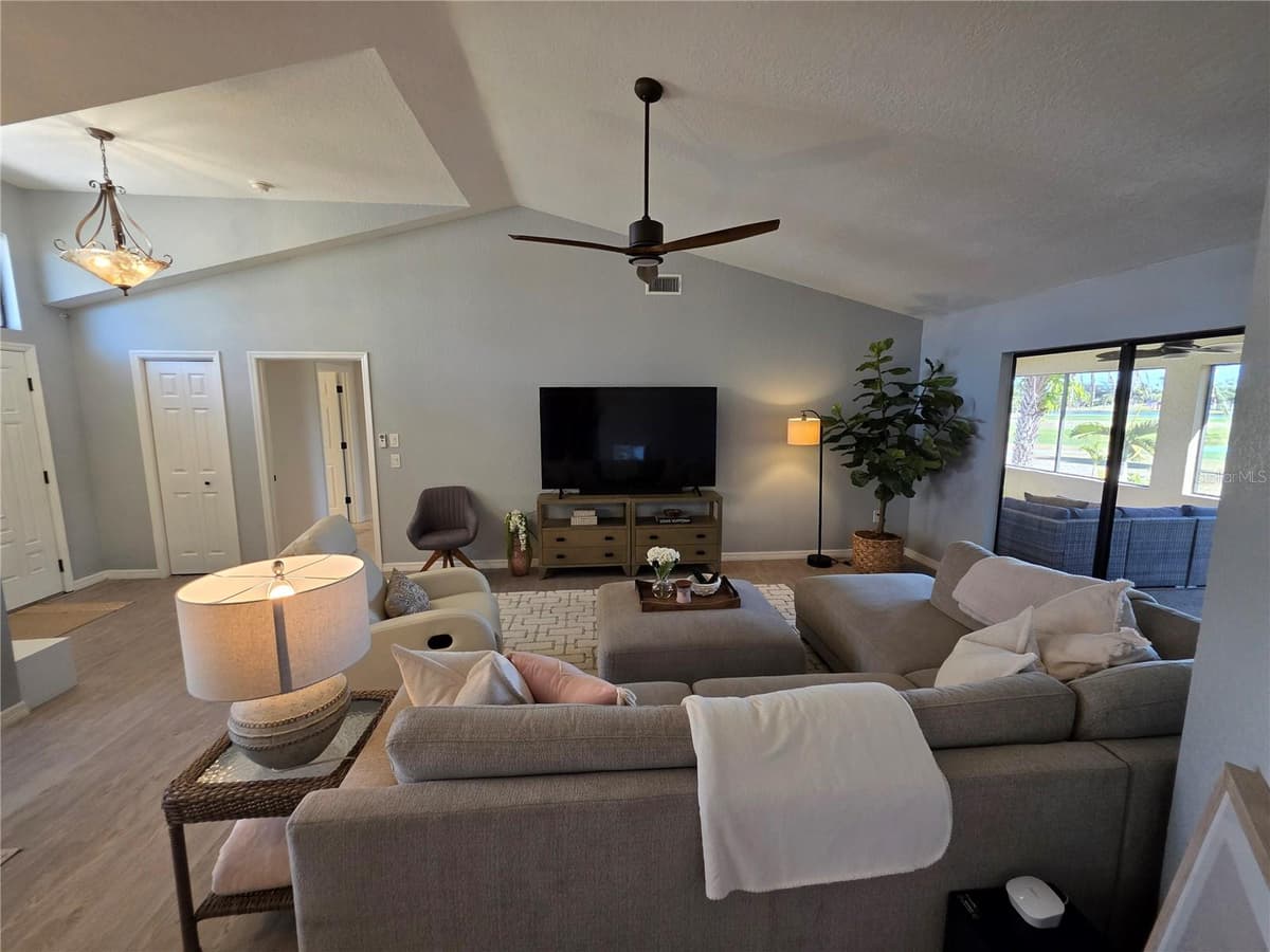 13 SEAWARD CIRCLE — photo 34 of 45