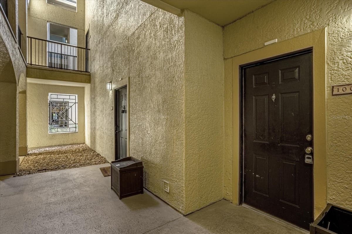 102 VISTA VERDI CIRCLE — photo 1 of 21