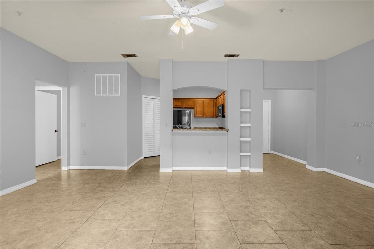 102 VISTA VERDI CIRCLE — photo 6 of 21