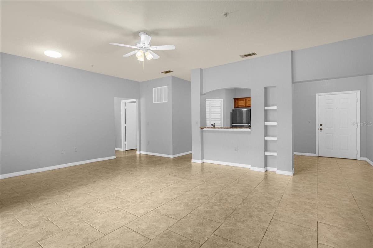102 VISTA VERDI CIRCLE — photo 3 of 21