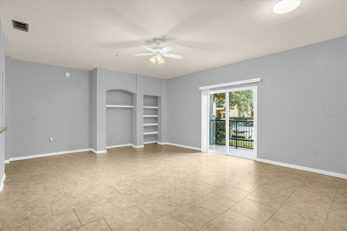 102 VISTA VERDI CIRCLE — photo 4 of 21