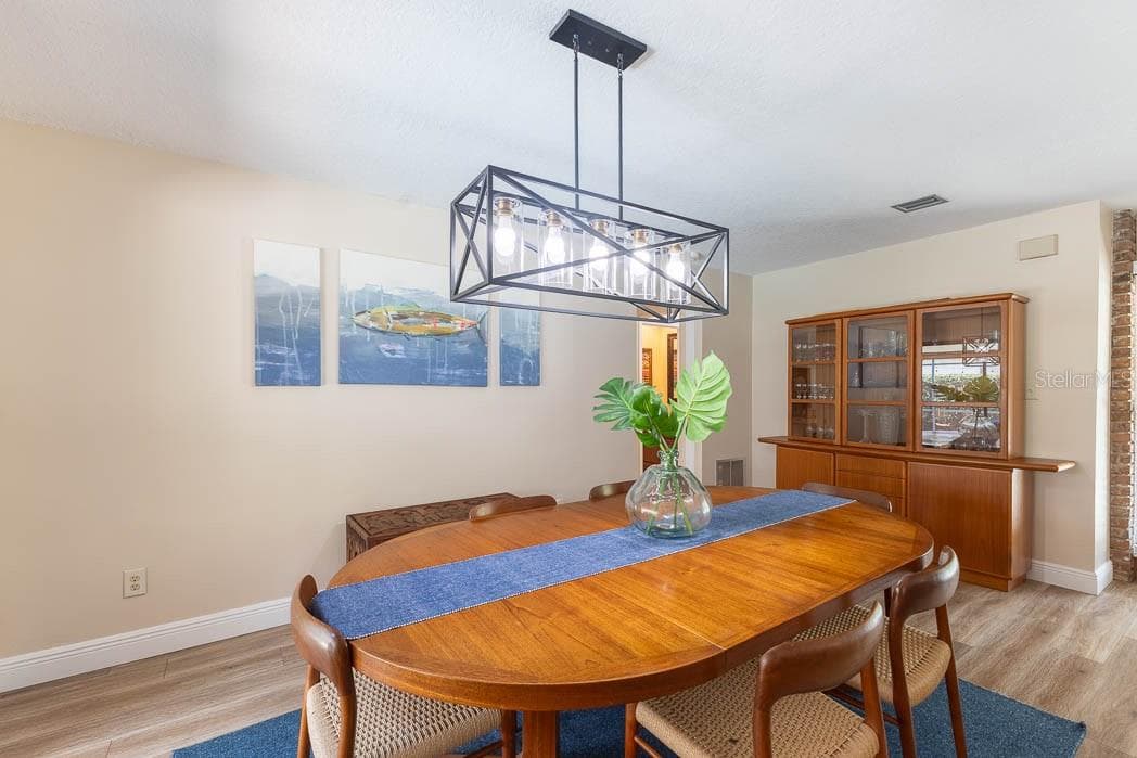 403 TIMBER RIDGE DRIVE — photo 18 of 49
