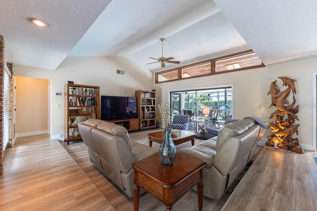 403 TIMBER RIDGE DRIVE — photo 14 of 49