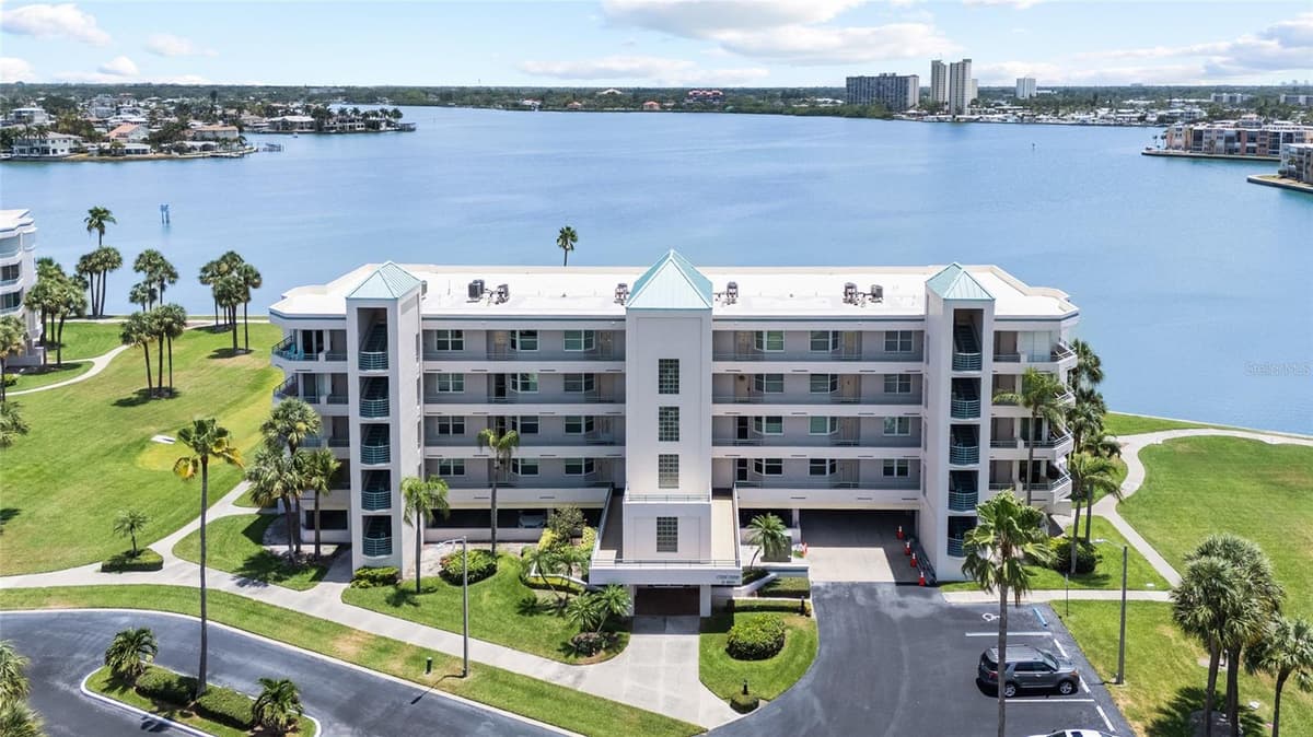 8021 SAILBOAT KEY BOULEVARD — photo 38 of 48