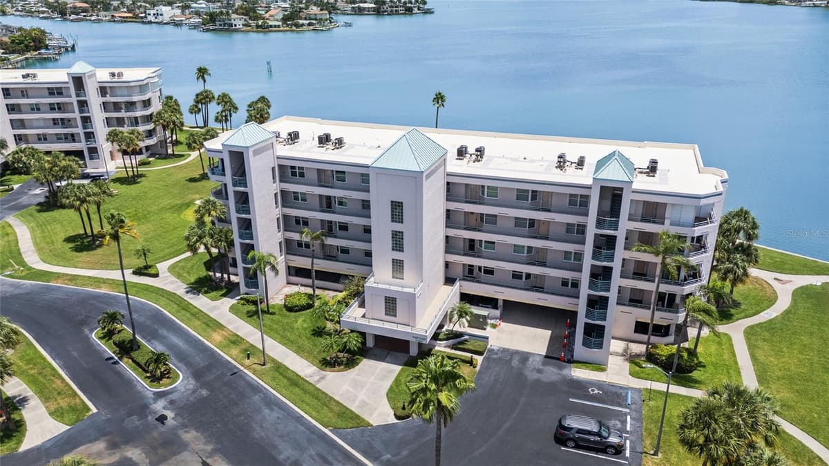 8021 SAILBOAT KEY BOULEVARD — photo 40 of 48