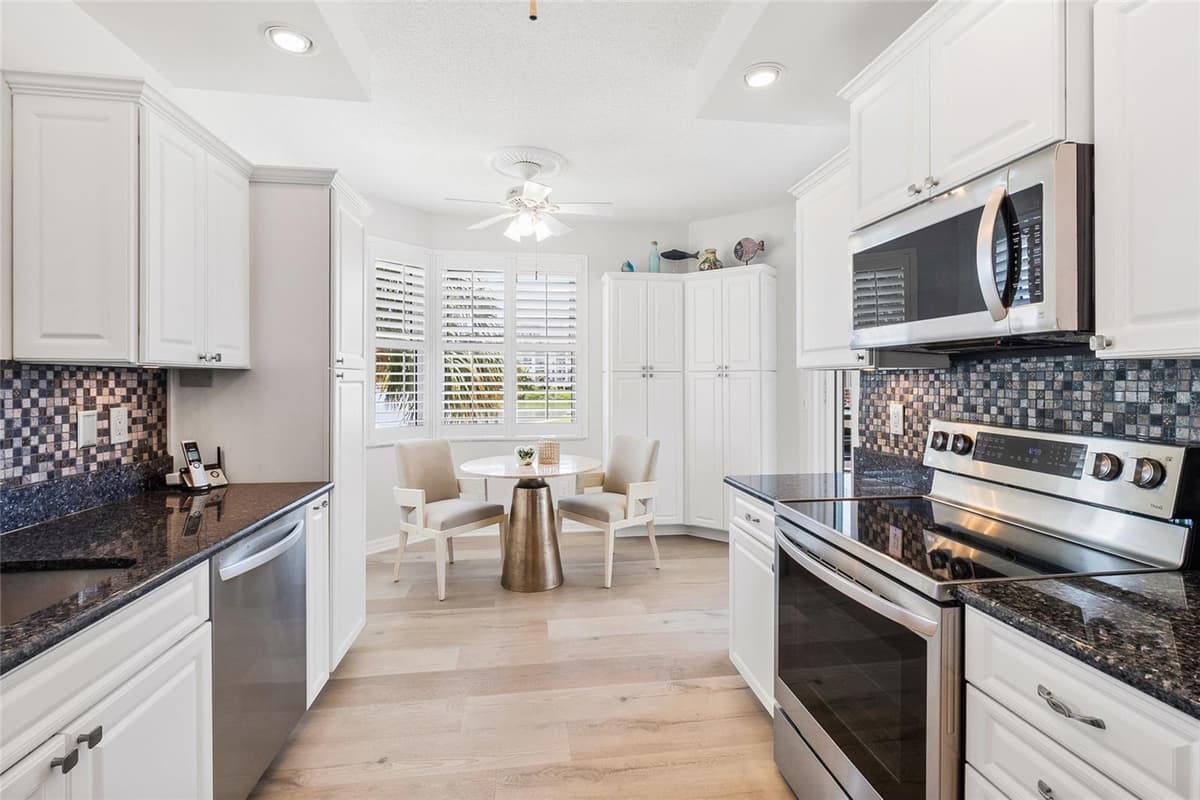 8021 SAILBOAT KEY BOULEVARD — photo 10 of 48