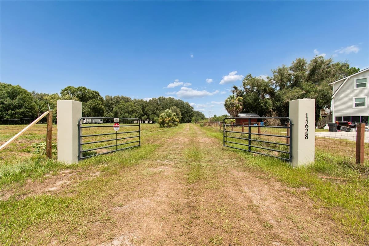15628 CARLTON LAKE ROAD — photo 5 of 81