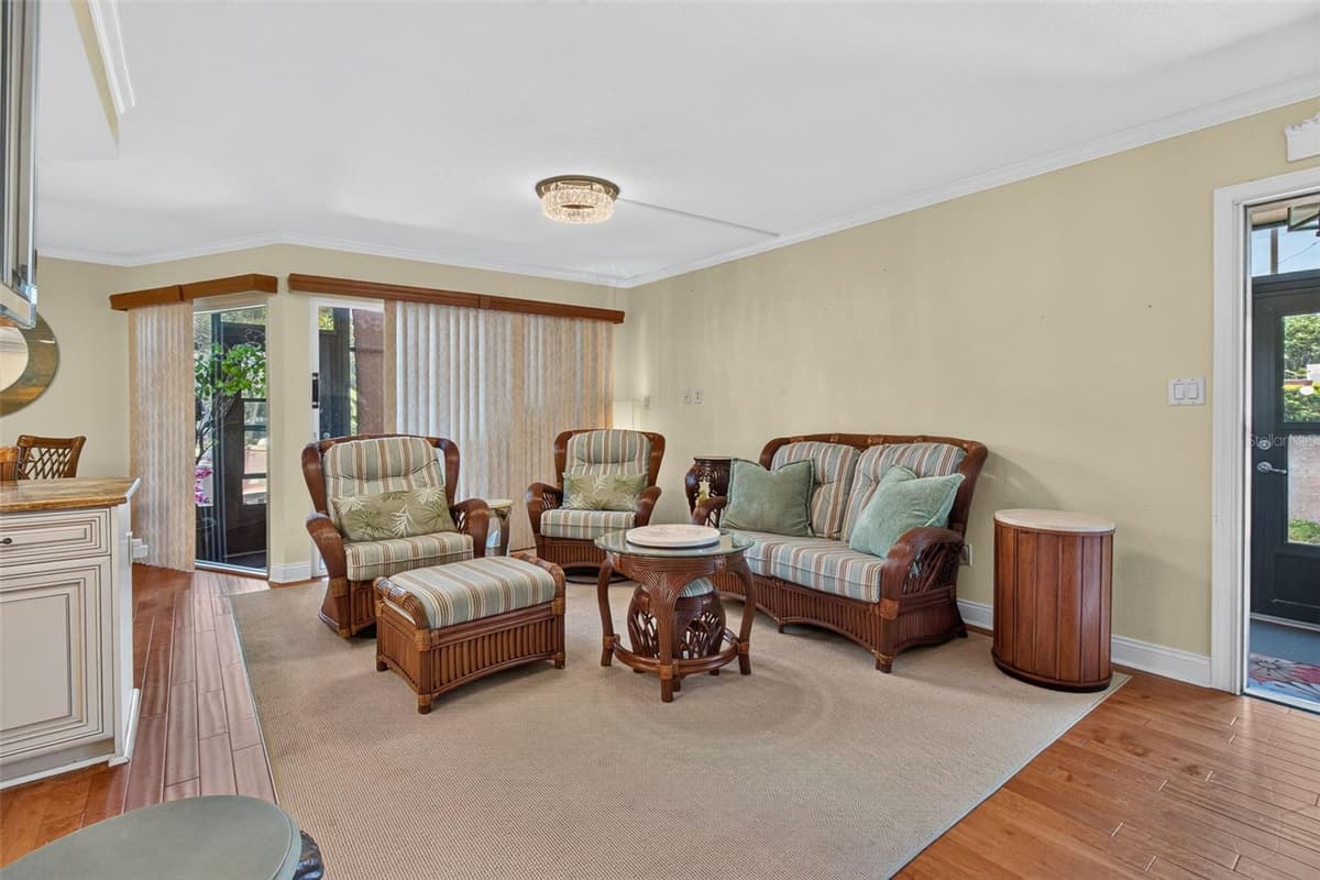 1001 BAYSHORE BOULEVARD — photo 9 of 44
