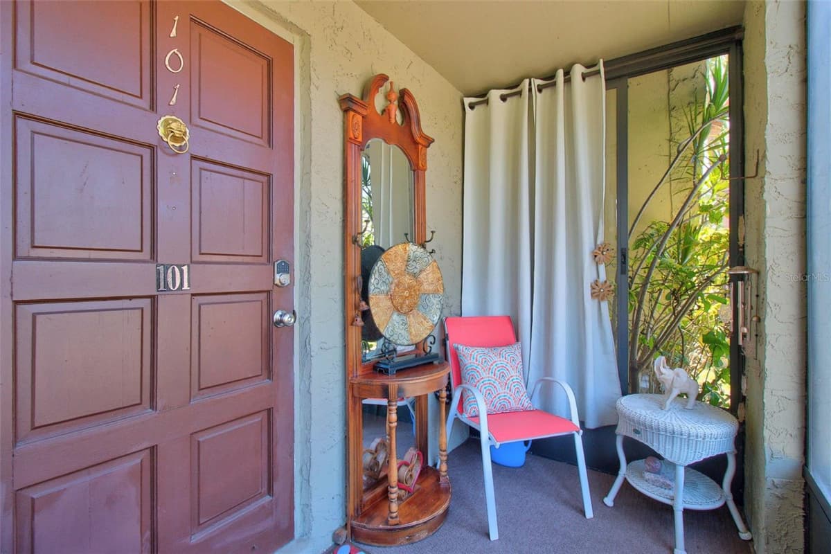 1001 BAYSHORE BOULEVARD — photo 7 of 44