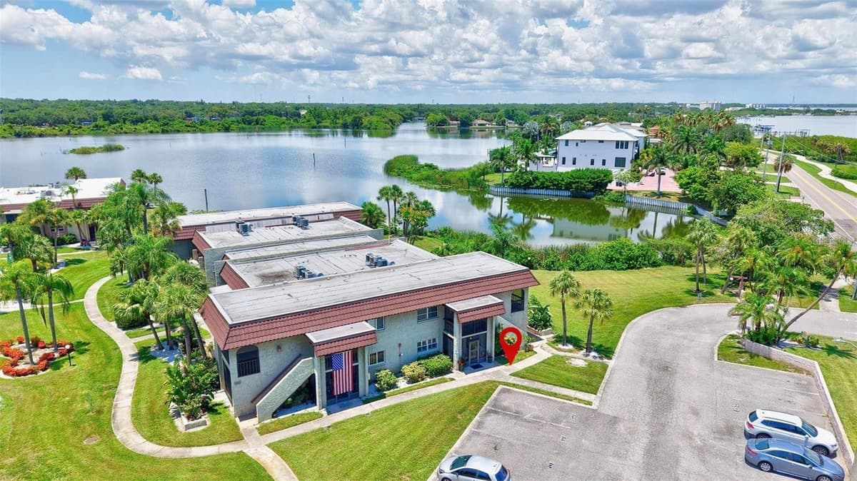 1001 BAYSHORE BOULEVARD — photo 4 of 44