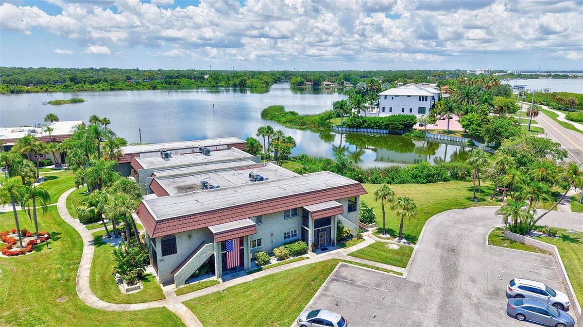 1001 BAYSHORE BOULEVARD — photo 38 of 44