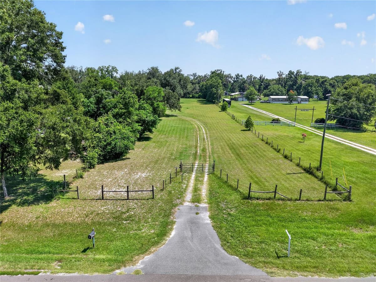 2039 STATE ROAD 26 — photo 4 of 93