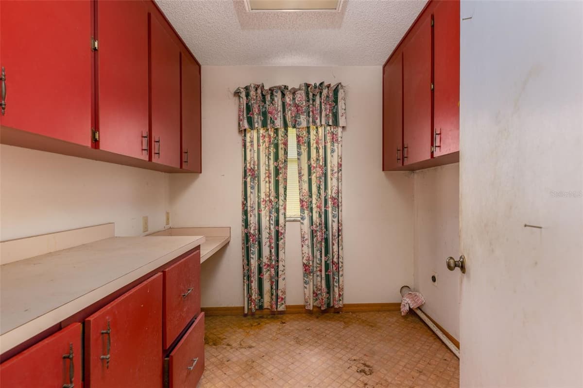 276 TABERNACLE GLEN — photo 11 of 15