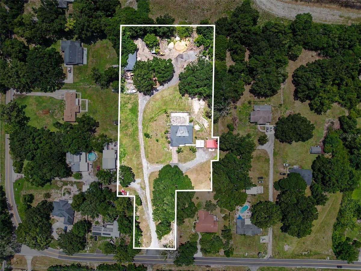 10073 LAKE MEADOW ROAD — photo 8 of 9