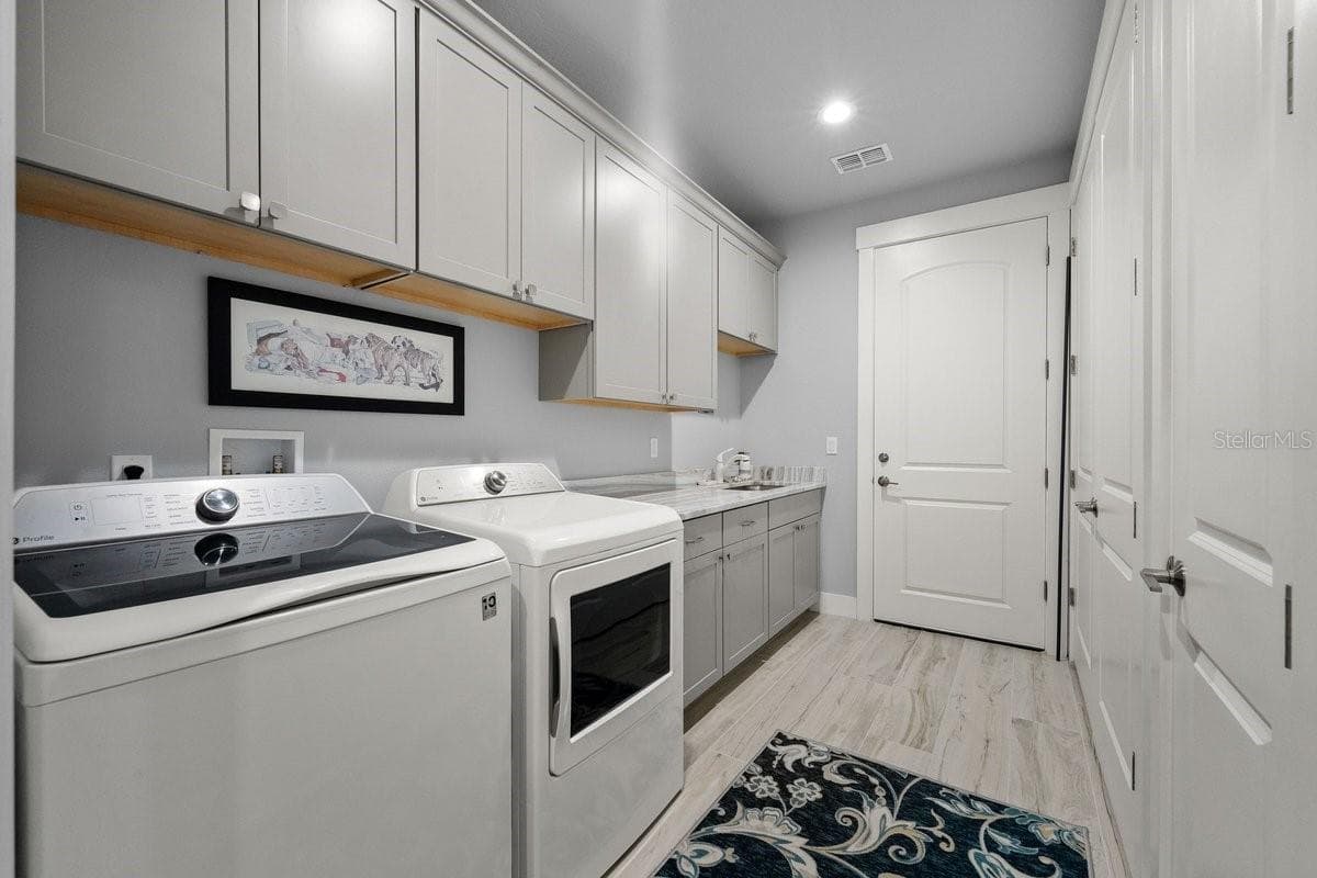 590 LAKE WINNEMISSETT DRIVE — photo 40 of 79
