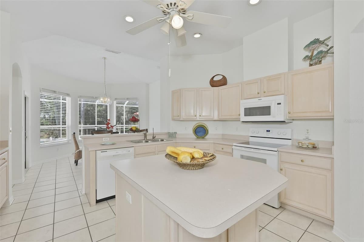 2224 PLATINUM DRIVE — photo 4 of 56