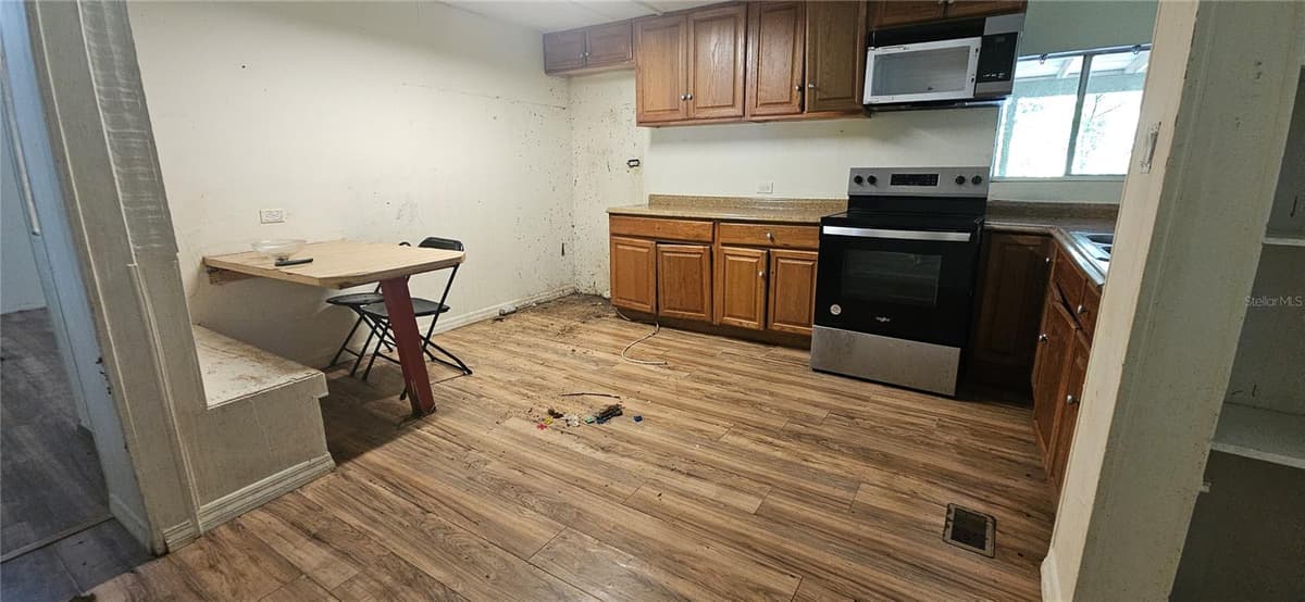 107 APACHE AVENUE — photo 14 of 24