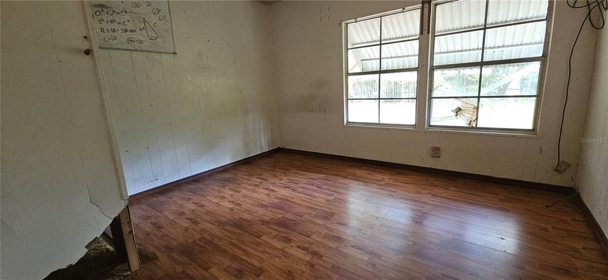 107 APACHE AVENUE — photo 13 of 24