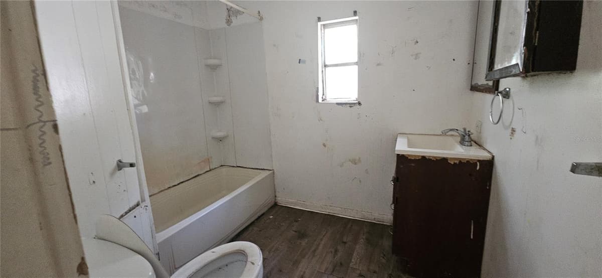 107 APACHE AVENUE — photo 11 of 24