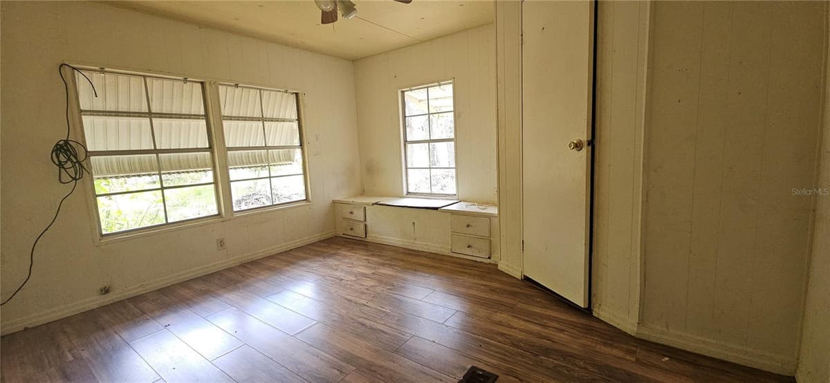 107 APACHE AVENUE — photo 12 of 24