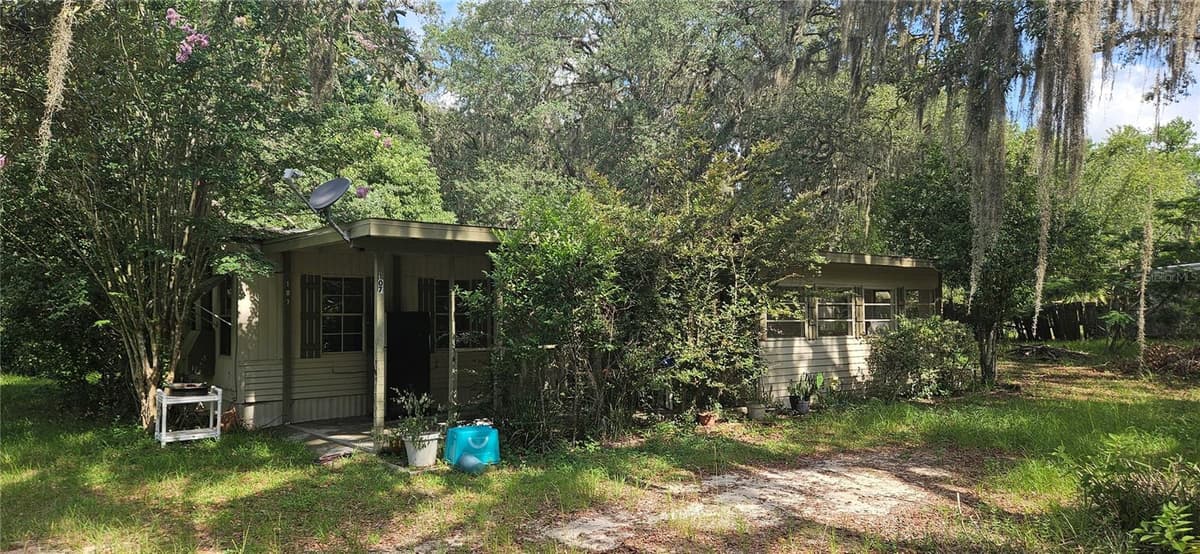107 APACHE AVENUE — photo 1 of 24