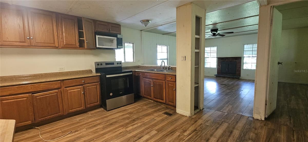 107 APACHE AVENUE — photo 4 of 24