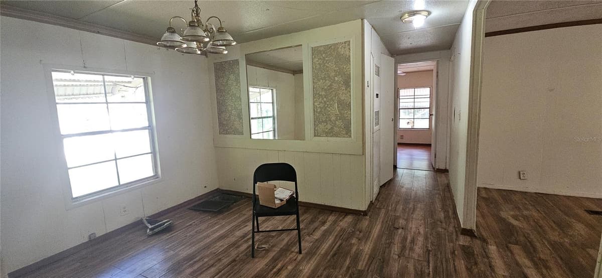 107 APACHE AVENUE — photo 9 of 24