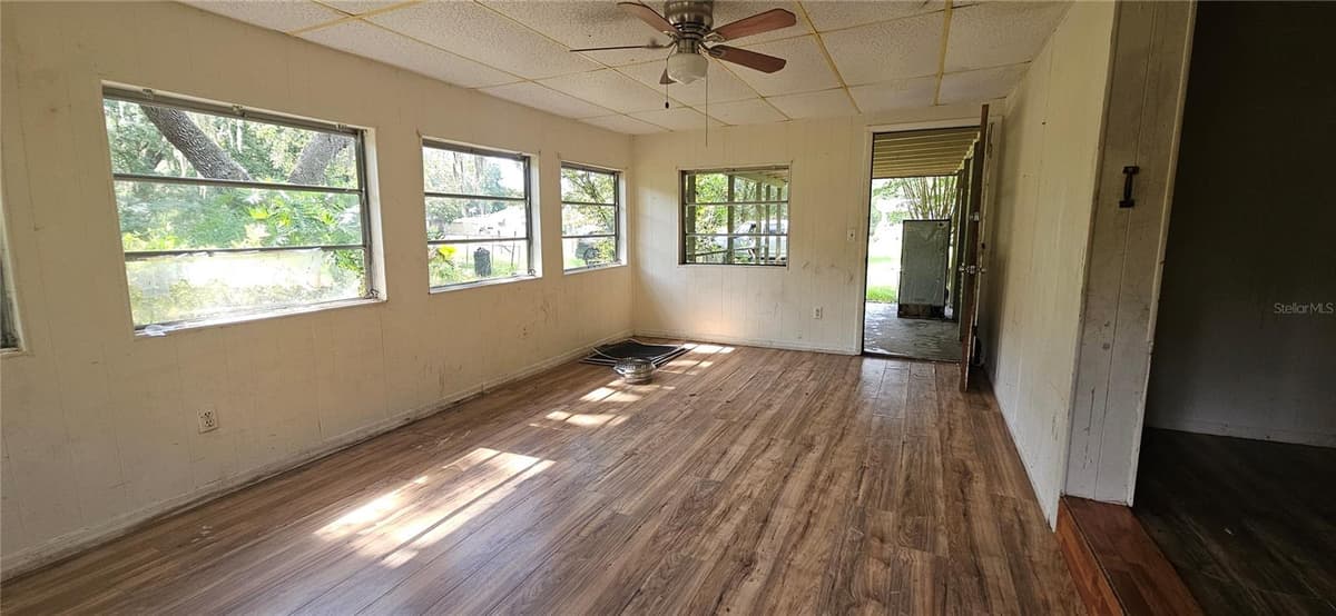 107 APACHE AVENUE — photo 6 of 24