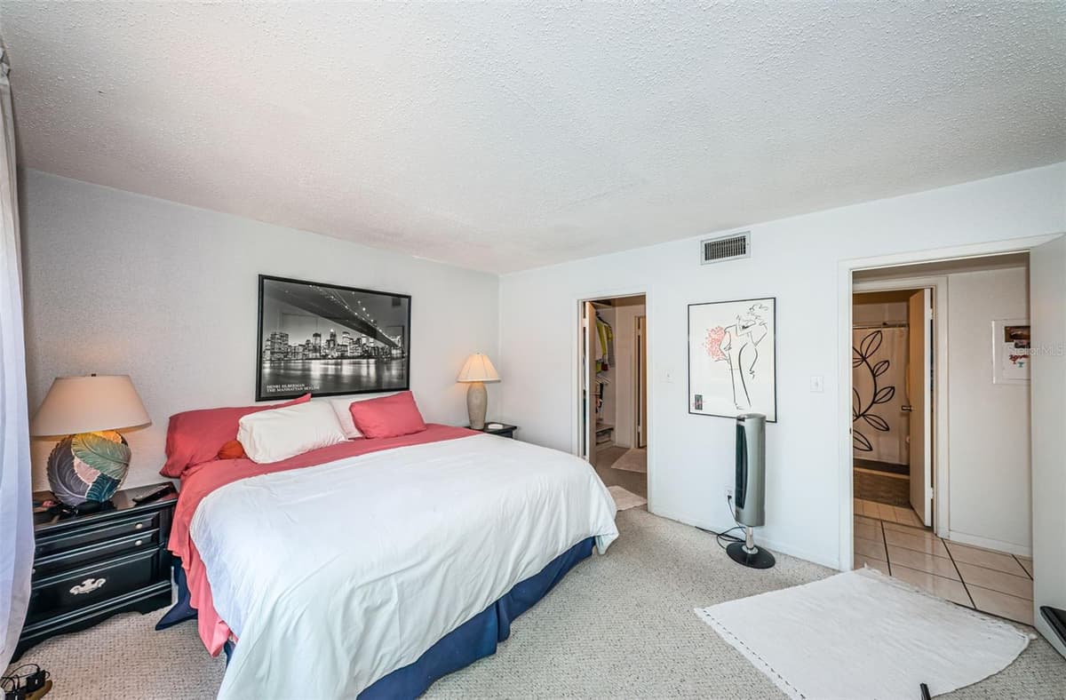 10365 PARADISE BOULEVARD — photo 21 of 46