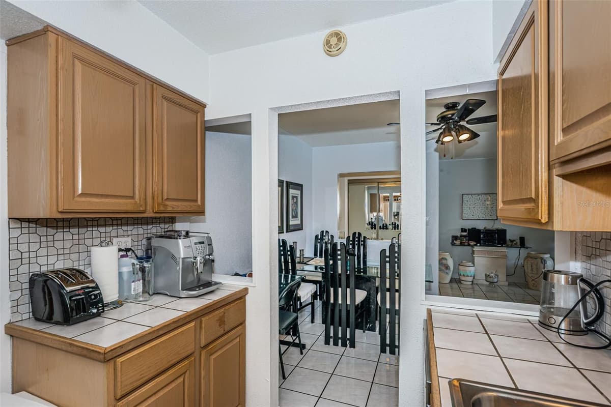 10365 PARADISE BOULEVARD — photo 18 of 46