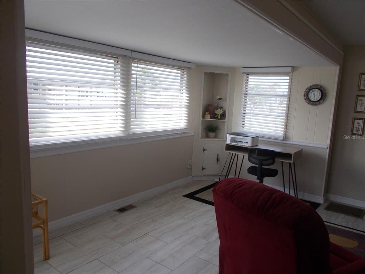 5533 HOLIDAY PARK BOULEVARD — photo 12 of 64