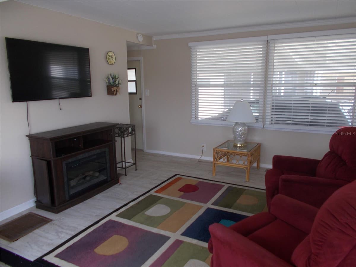 5533 HOLIDAY PARK BOULEVARD — photo 13 of 64