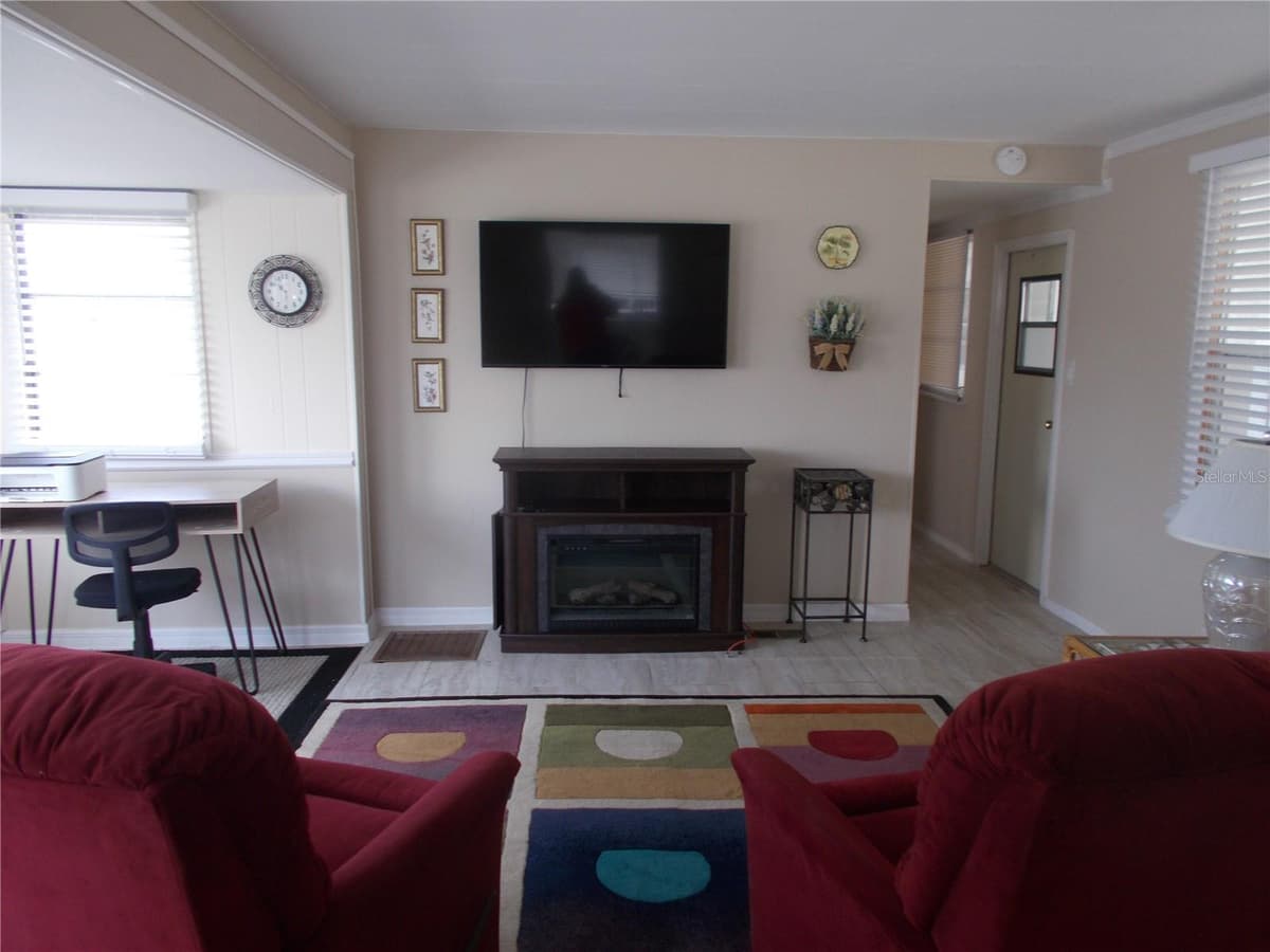 5533 HOLIDAY PARK BOULEVARD — photo 11 of 64