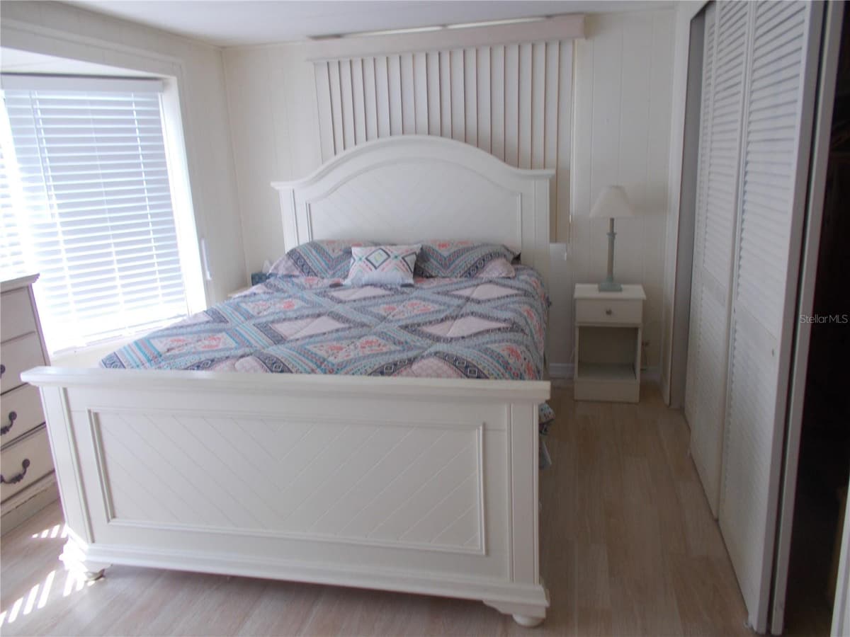 5533 HOLIDAY PARK BOULEVARD — photo 16 of 64