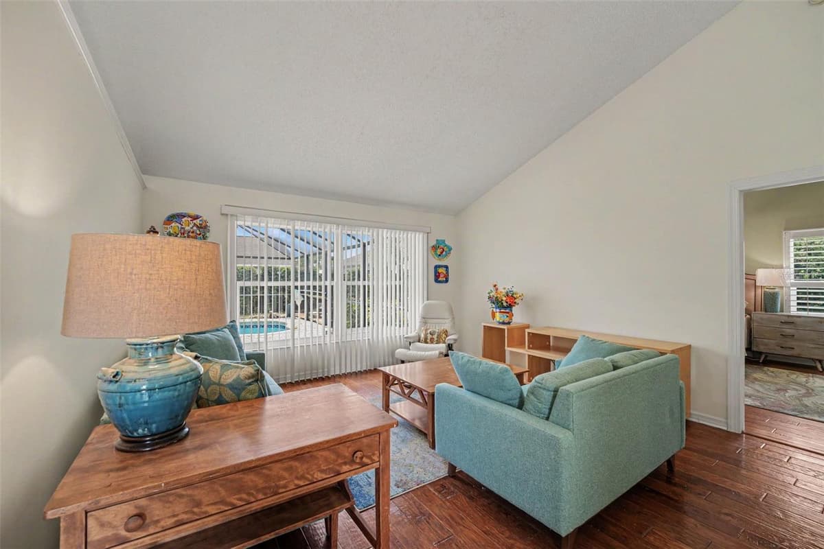 927 JAMESTOWN DRIVE — photo 11 of 40