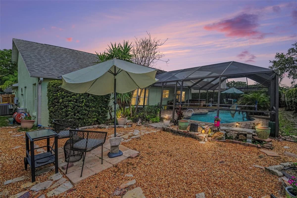 927 JAMESTOWN DRIVE — photo 4 of 40