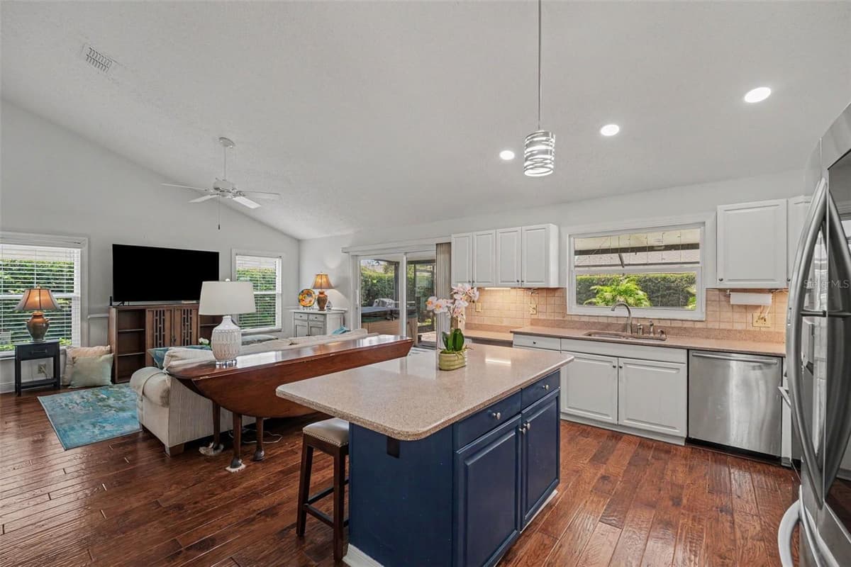927 JAMESTOWN DRIVE — photo 12 of 40
