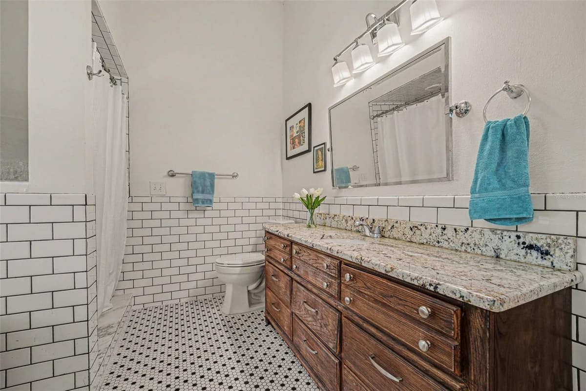927 JAMESTOWN DRIVE — photo 20 of 40