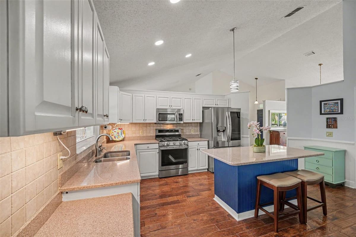 927 JAMESTOWN DRIVE — photo 14 of 40