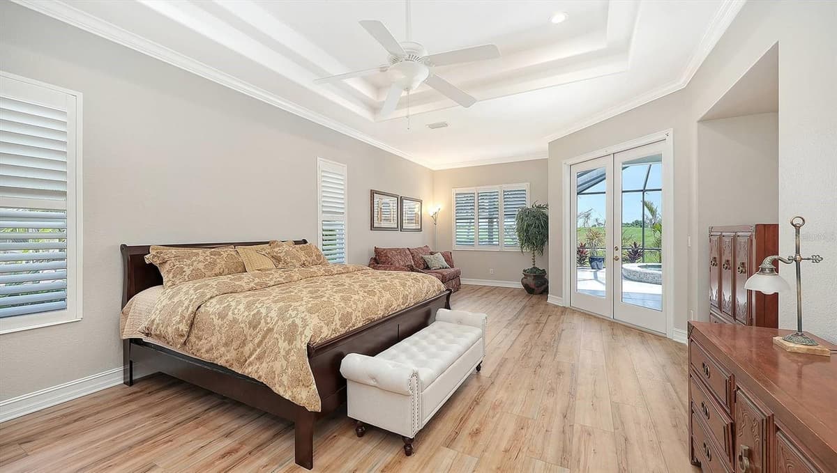 225 PESARO DRIVE — photo 19 of 60