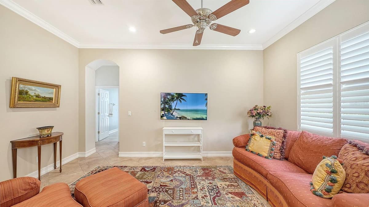 225 PESARO DRIVE — photo 17 of 60