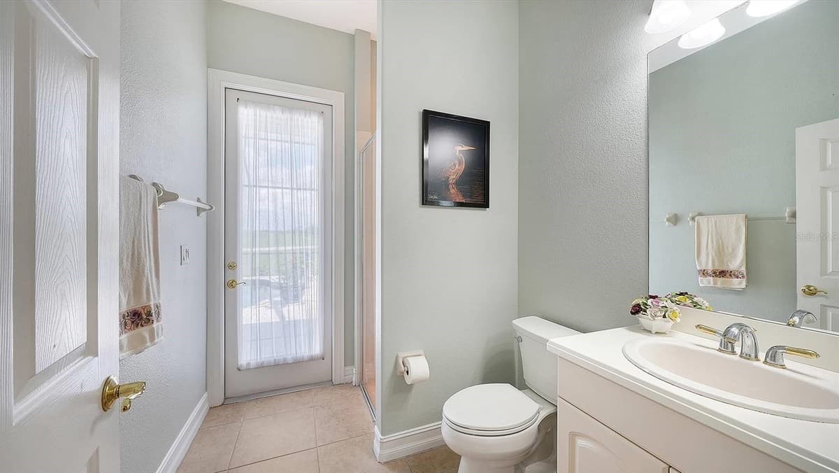 225 PESARO DRIVE — photo 28 of 60