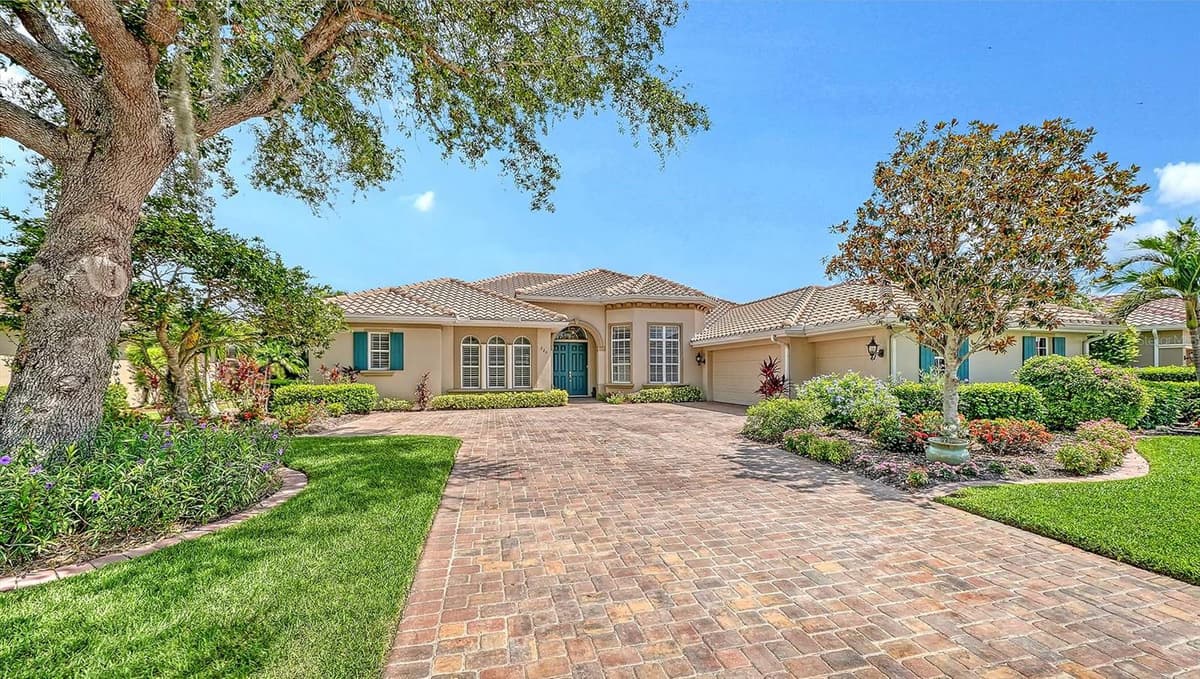 225 PESARO DRIVE — photo 3 of 60
