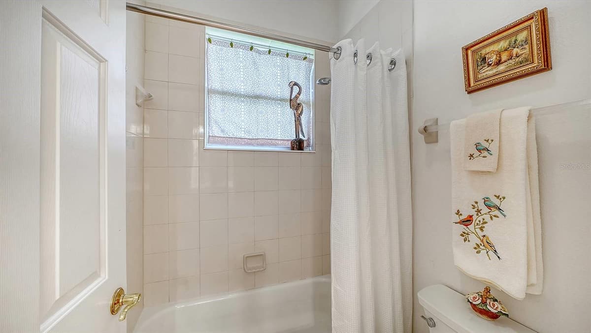 225 PESARO DRIVE — photo 26 of 60