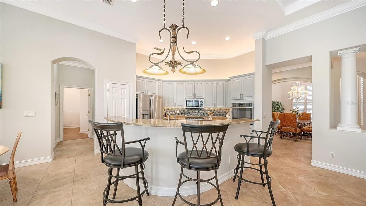 225 PESARO DRIVE — photo 14 of 60