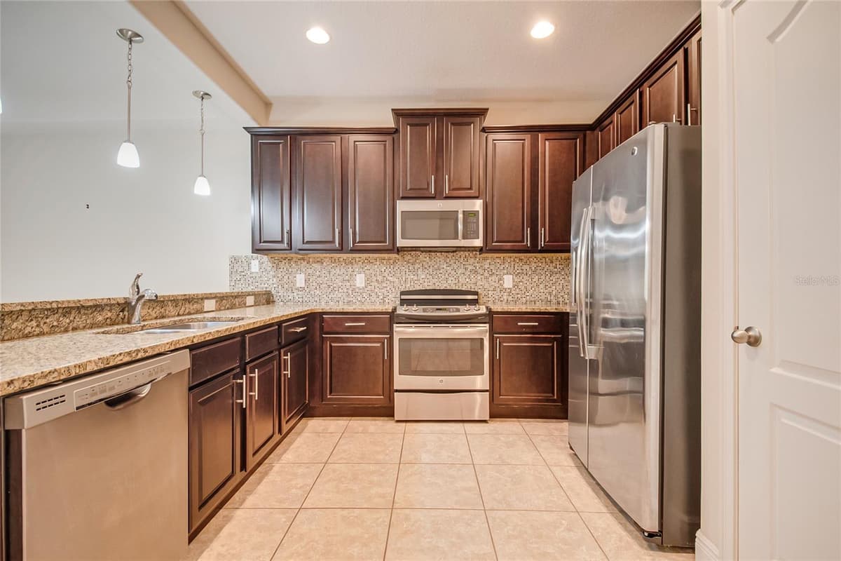 8221 ROSEVILLE ROAD — photo 8 of 31