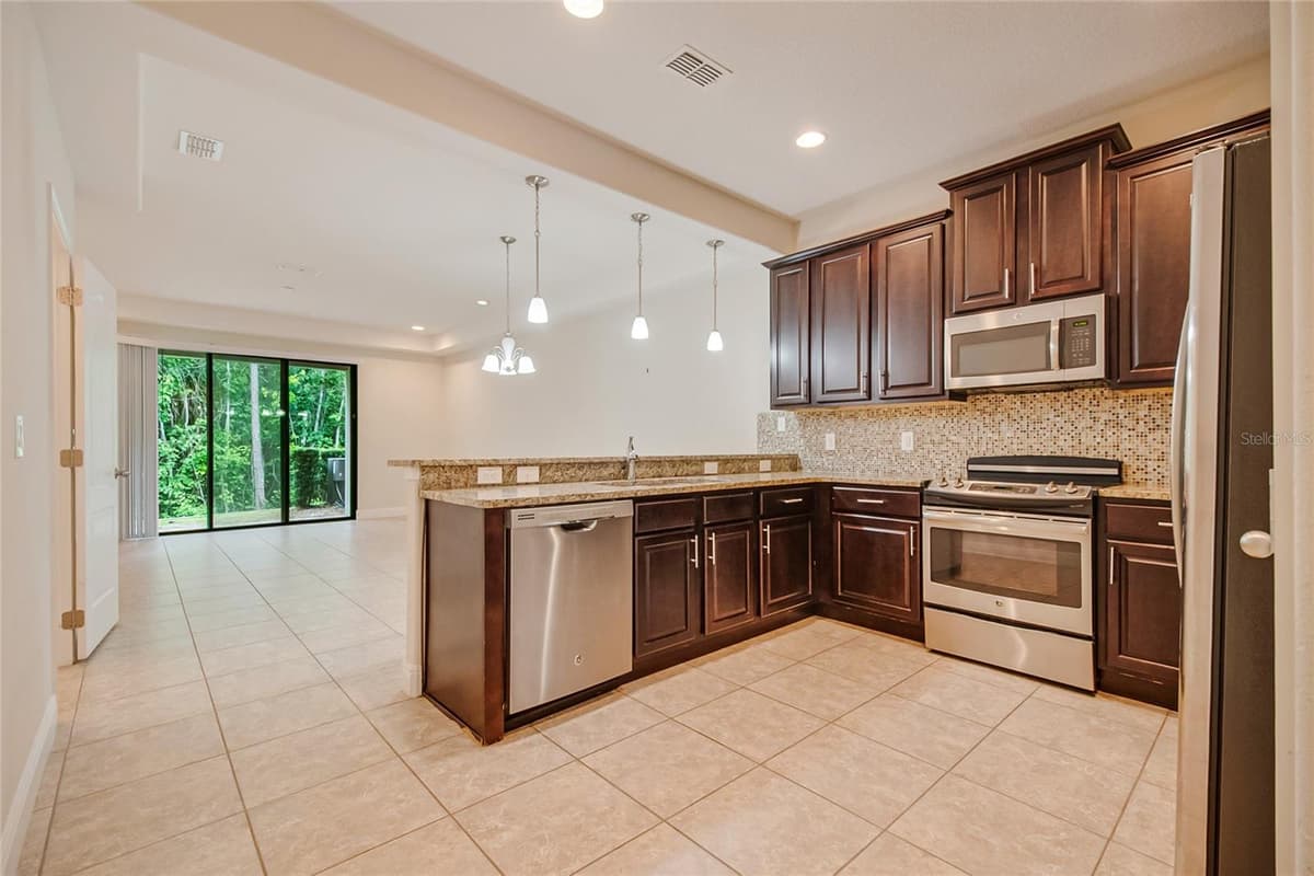 8221 ROSEVILLE ROAD — photo 7 of 31