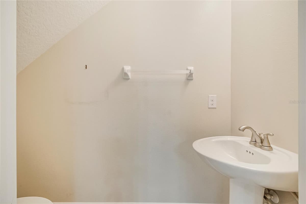8221 ROSEVILLE ROAD — photo 14 of 31