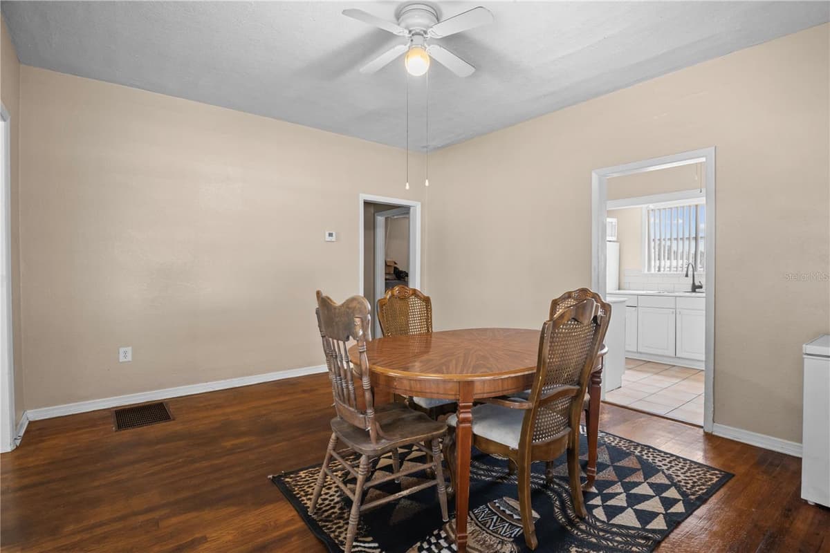 4517 KENILWORTH BOULEVARD — photo 17 of 26